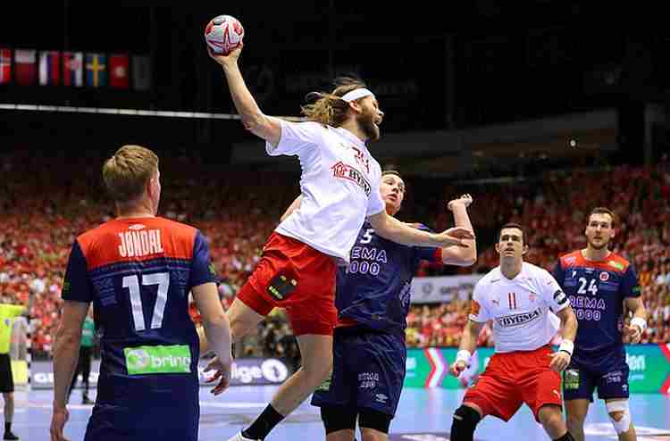 Lignende repulsion Mand HANDBALL: Denmark wins first-ever World Championship ... at home! - The  Sports Examiner