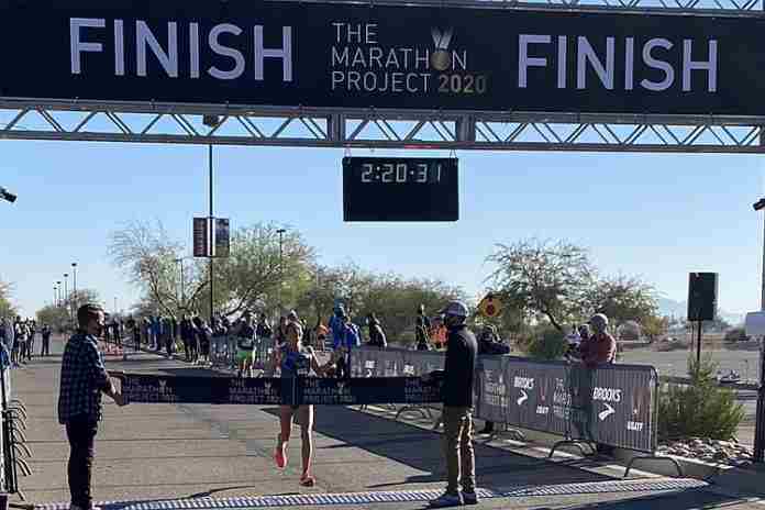 rsx pix 2020-1220 sara hall marathon project finish 750