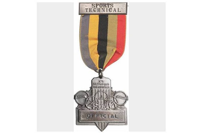 tsx pix 2022-411 1932 sports tech official badge 750