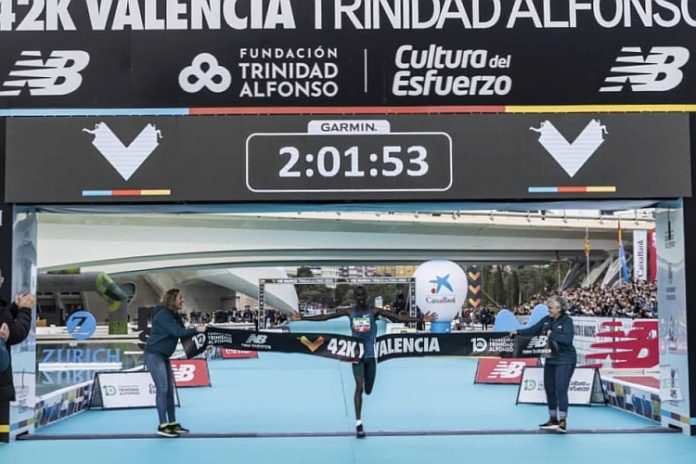 tsx pix 2022-1204 kiptum 20153 valencia 750