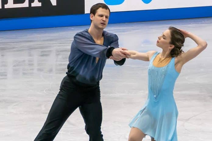 Alisa Efimova and Misha Mitrofanov perform during the pairs free